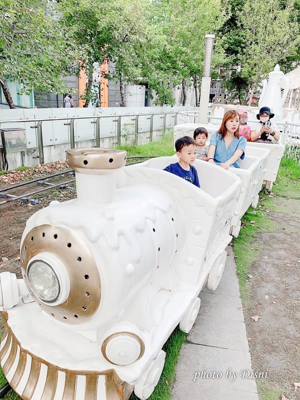 【台中親子景點】告白遊love園勤美草悟廣場白色遊樂園,動力育樂 闖關活動 小孩的最愛IG打卡 - 第15張圖 S__211976211