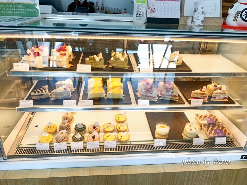 【台中西區美食】蒔初甜點 Originl’a Tart & Dessert美術館下午茶店,純白平價好拍美店 - 第5張圖 1-3