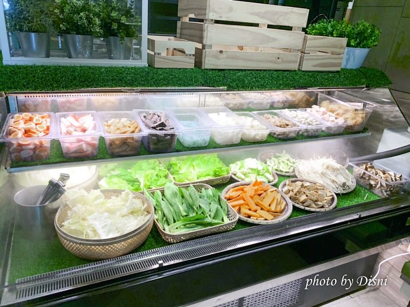 【台中西屯美食】論石間鍋物自助式菜盤自己選擇,各式湯頭平價豐富享受IG打卡/菜單 - 第7張圖 1-1 S__223010828