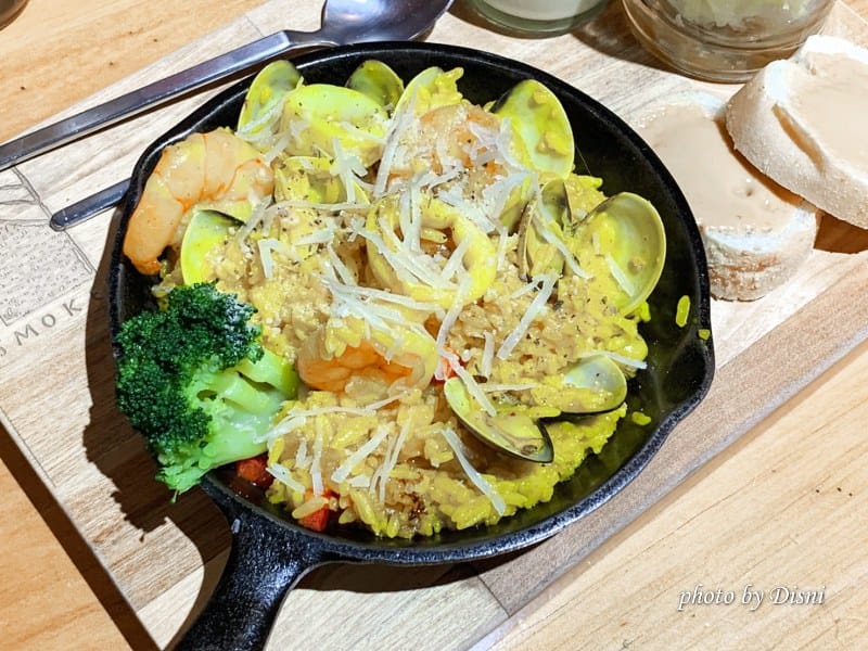 【台中西區美食】Smoker煙燻咖啡隱藏在勤美巷弄的美食,小鐵鍋早午餐熱門老屋IG打卡/菜單 - 第9張圖 1-4