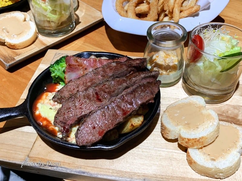【台中西區美食】Smoker煙燻咖啡隱藏在勤美巷弄的美食,小鐵鍋早午餐熱門老屋IG打卡/菜單 - 第10張圖 1-5