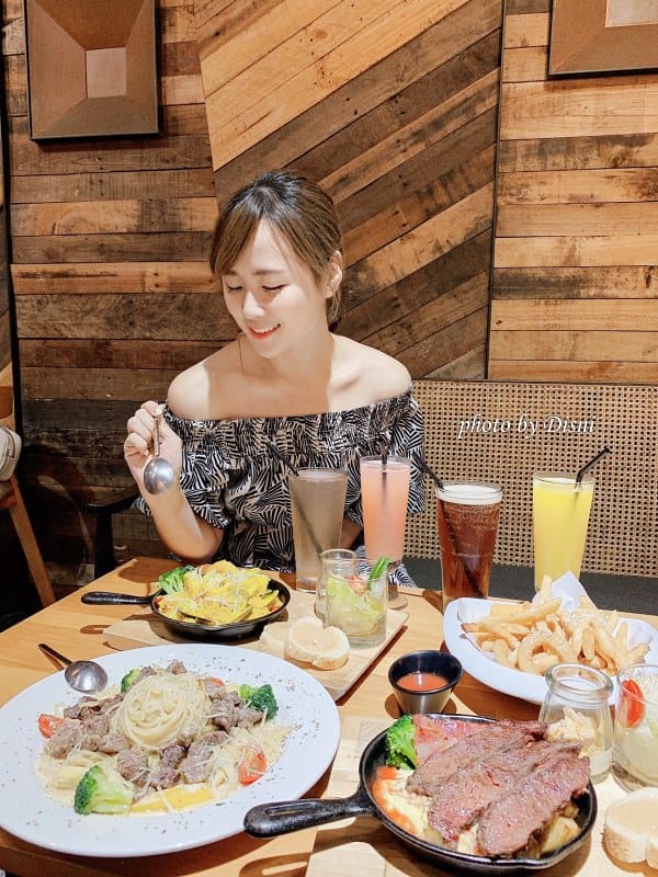 【台中西區美食】Smoker煙燻咖啡隱藏在勤美巷弄的美食,小鐵鍋早午餐熱門老屋IG打卡/菜單 - 第15張圖 2-1
