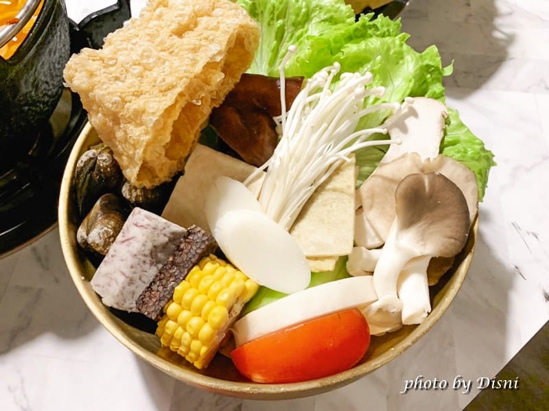 【台中西屯美食】銀鉤韓式鍋物銅盤烤肉台中逢甲銅盤烤肉、鍋物推薦,豐富好吃高cp值IG打卡/菜單 - 第11張圖 1-3 S__243146766_batch