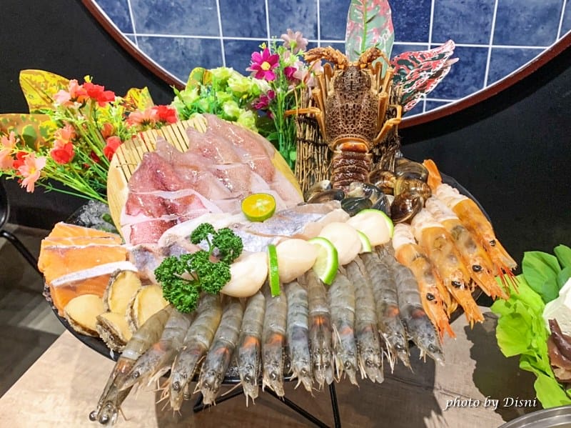 【台中北屯美食】深紅汕頭鍋物二訪的超好吃火鍋推薦,四人套餐海鮮肉盤大爆炸IG打卡/菜單 - 第12張圖 S__250953753_batch1