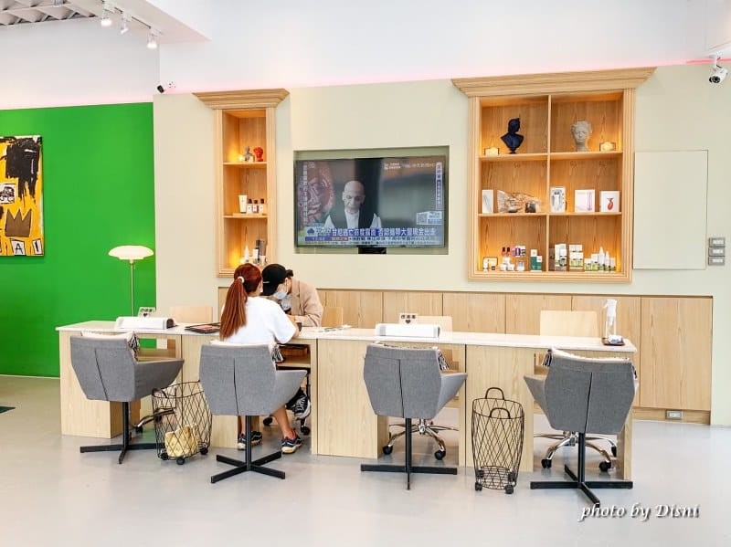 【台中美甲】NailNail安和店服務親切專業的白色風情美甲店,足部保養單色凝膠 - 第5張圖 S__14188586_batch1