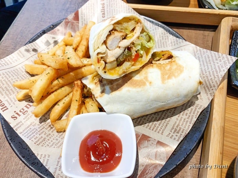 【台中霧峰美食】窩草的日子戶外大庭媛親子餐廳,環境舒服寬敞玻璃屋IG打卡/菜單 - 第29張圖 S__19251235_batch1
