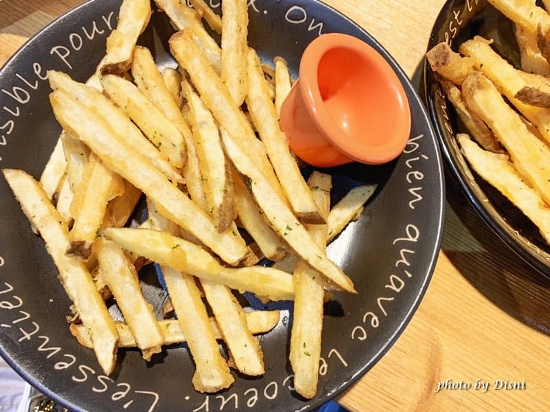 【台中西區美食】傻子漢堡 Pash Burgercp值超高的美味漢堡,牛肉真的沒話說啊IG打卡/菜單 - 第18張圖 S__20389910_batch1
