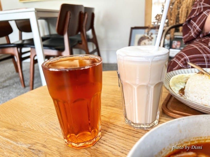 【台中西屯美食】在鉫cafe雜貨教師新村隱藏老宅咖啡,迷人限量肉桂捲 / 特色咖哩飯 酸辣米線IG打卡/菜單(首爾妹折扣碼) - 第12張圖 S__37519377_batch