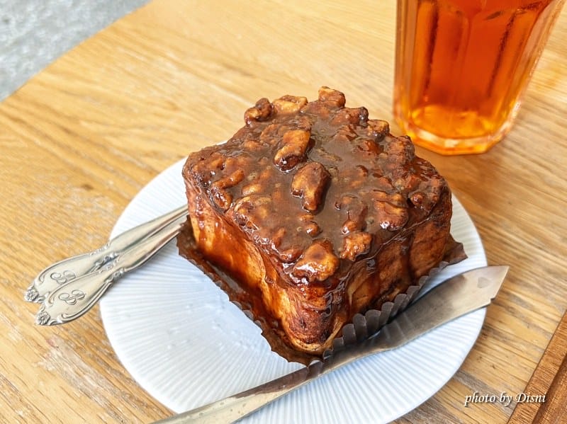 【台中西屯美食】在鉫cafe雜貨教師新村隱藏老宅咖啡,迷人限量肉桂捲 / 特色咖哩飯 酸辣米線IG打卡/菜單(首爾妹折扣碼) - 第13張圖 S__37519378_batch