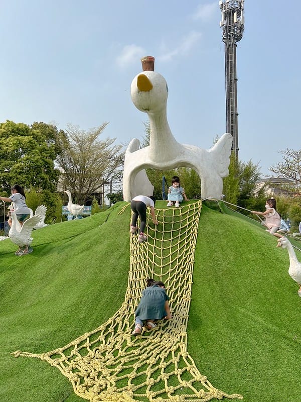 【雲林斗六景點】鵝童樂園免門票親子景點,餵鵝、溜滑梯、沙坑、旋轉天鵝、小火車遊樂設施IG打卡/菜單 - 第11張圖 S__39288857