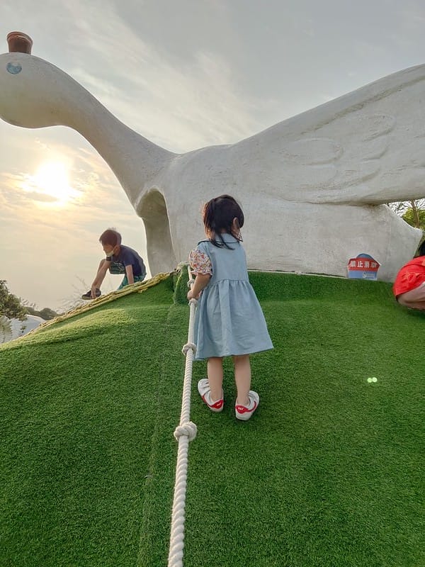 【雲林斗六景點】鵝童樂園免門票親子景點,餵鵝、溜滑梯、沙坑、旋轉天鵝、小火車遊樂設施IG打卡/菜單 - 第13張圖 S__39288861