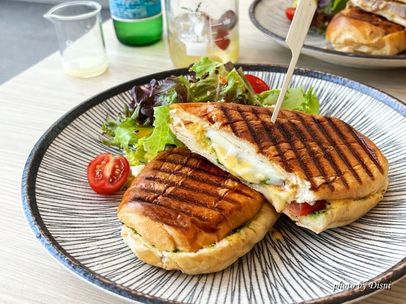 【台中西屯美食】VVG Theater Café好樣劇場咖啡國家歌劇院挑高採光純白咖啡廳,早午餐/晚餐/輕食IG打卡/菜單 - 第7張圖 S__41476121_batch
