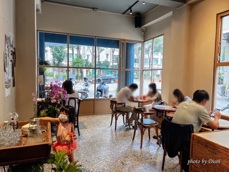 【台中北區美食】Roundabout Café 圓環咖啡梅川質感藍色早午餐,招牌浮誇系咖啡必點IG打卡/菜單 - 第6張圖 S__43212820_batch