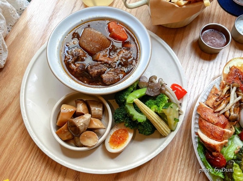 【台中北區美食】Roundabout Café 圓環咖啡梅川質感藍色早午餐,招牌浮誇系咖啡必點IG打卡/菜單 - 第16張圖 S__43212831_batch