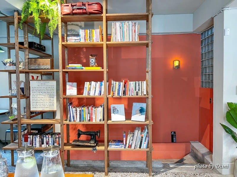 【台中北區美食】Roundabout Café 圓環咖啡梅川質感藍色早午餐,招牌浮誇系咖啡必點IG打卡/菜單 - 第7張圖 S__43212821_batch