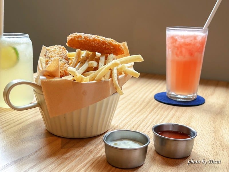 【台中北區美食】Roundabout Café 圓環咖啡梅川質感藍色早午餐,招牌浮誇系咖啡必點IG打卡/菜單 - 第14張圖 S__43212829_batch