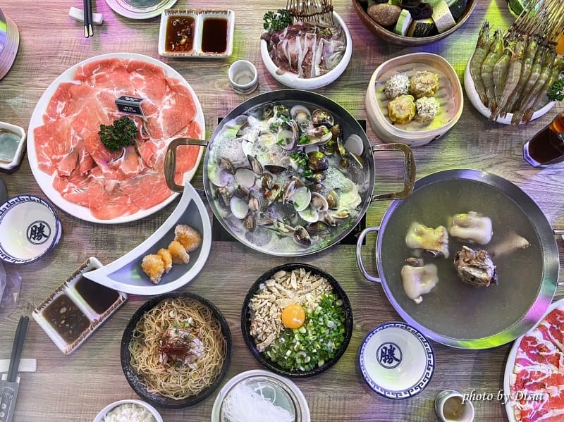 【台中公益路美食】蛤?! Huh Pot 台中公益店爆滿蛤蜊火鍋老火湯頭,復古香港風格人氣餐廳IG打卡/菜單 - 第31張圖 1-4 S__45916193_batch