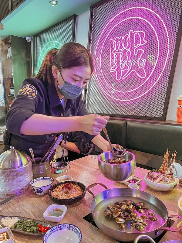 【台中公益路美食】蛤?! Huh Pot 台中公益店爆滿蛤蜊火鍋老火湯頭,復古香港風格人氣餐廳IG打卡/菜單 - 第14張圖 1-2 S__459162181-2