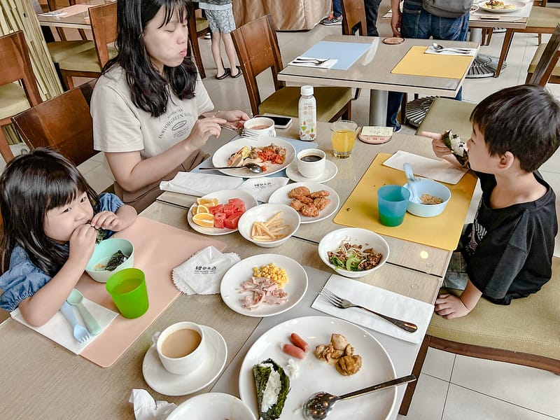 【嘉義親子飯店】天成文旅-繪日之丘親子、寵物友善 大人小孩都喜歡,碰碰車、超跑、房間溜滑梯、免費零食飲料親子/寵物/家庭 - 第27張圖 1-6 IMG_1552