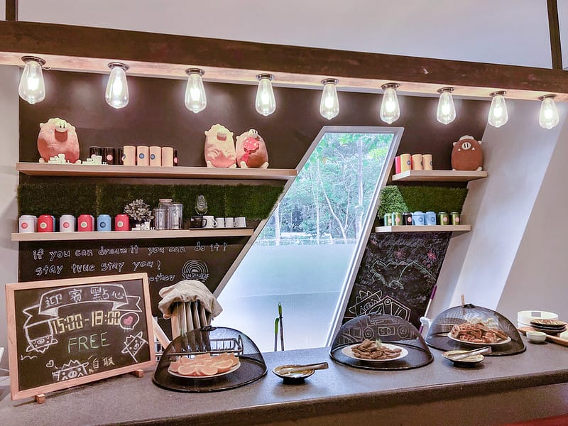 【嘉義親子飯店】天成文旅-繪日之丘親子、寵物友善 大人小孩都喜歡,碰碰車、超跑、房間溜滑梯、免費零食飲料親子/寵物/家庭 - 第3張圖 1-1 IMG_1526
