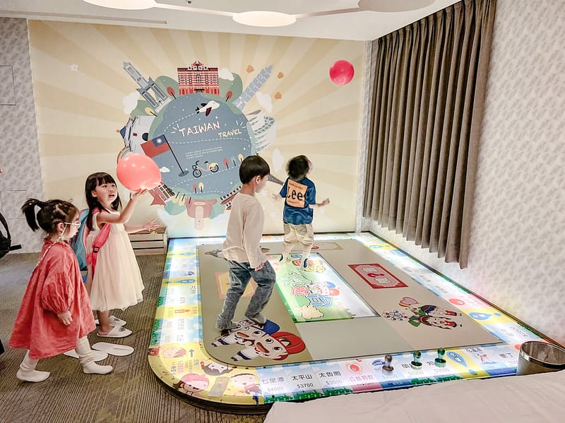 【高雄親子民宿】宮賞藝術大飯店主題設計親子房、多元遊戲室,沙坑、球池、溜滑梯、桌遊親子/家庭 - 第14張圖 1-2 IMG_3770