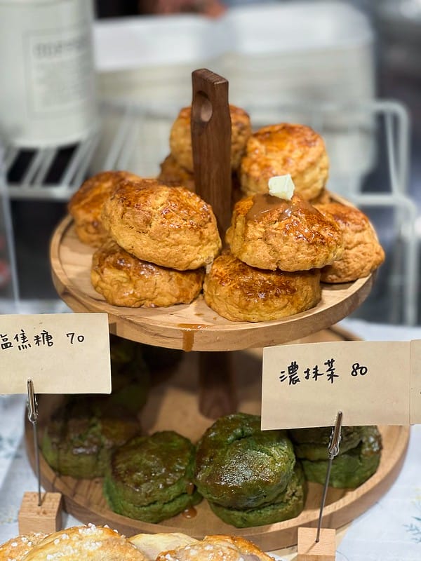 【台中西區美食】尷尬司康金典綠園道第六市場,人氣排隊美食 草莓季 限量IG打卡/菜單 - 第7張圖 1-5 F_IMG_2097