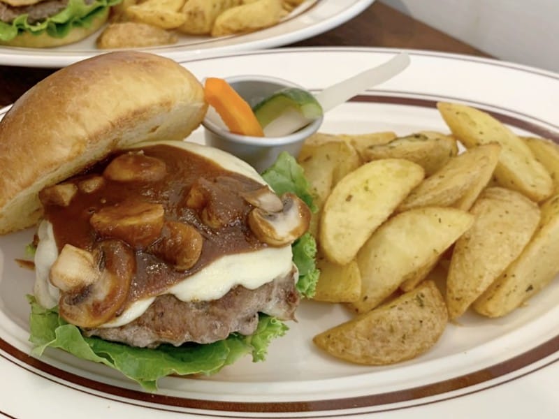 【台中南屯美食】青春漢堡 · Aoharu Burger日式洋食質感漢堡店 咖哩飯,老宅文青風早午餐IG打卡/菜單 - 第11張圖 1-5 F_IMG_4520