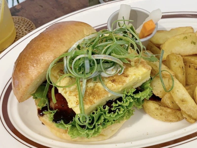 【台中南屯美食】青春漢堡 · Aoharu Burger日式洋食質感漢堡店 咖哩飯,老宅文青風早午餐IG打卡/菜單 - 第9張圖 1-5 F_IMG_4518