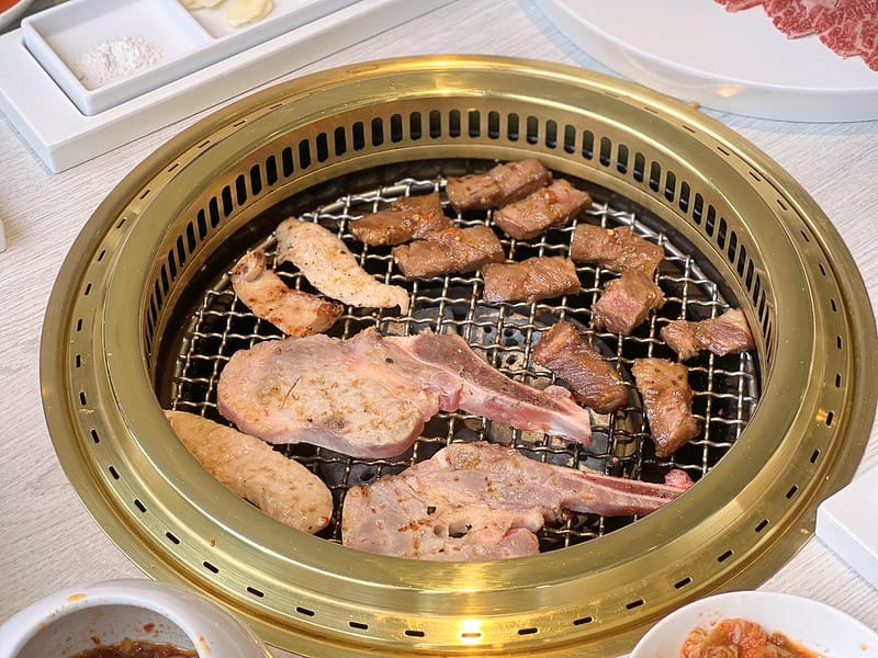 【台中南屯美食】三山燒肉輕井澤集團燒肉品牌,純白建築採光多人套餐超豐富IG打卡/菜單 - 第20張圖 1-9 F_IMG_4100