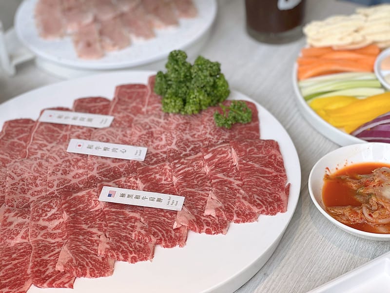 【台中南屯美食】三山燒肉輕井澤集團燒肉品牌,純白建築採光多人套餐超豐富IG打卡/菜單 - 第15張圖 1-8 F_IMG_4096
