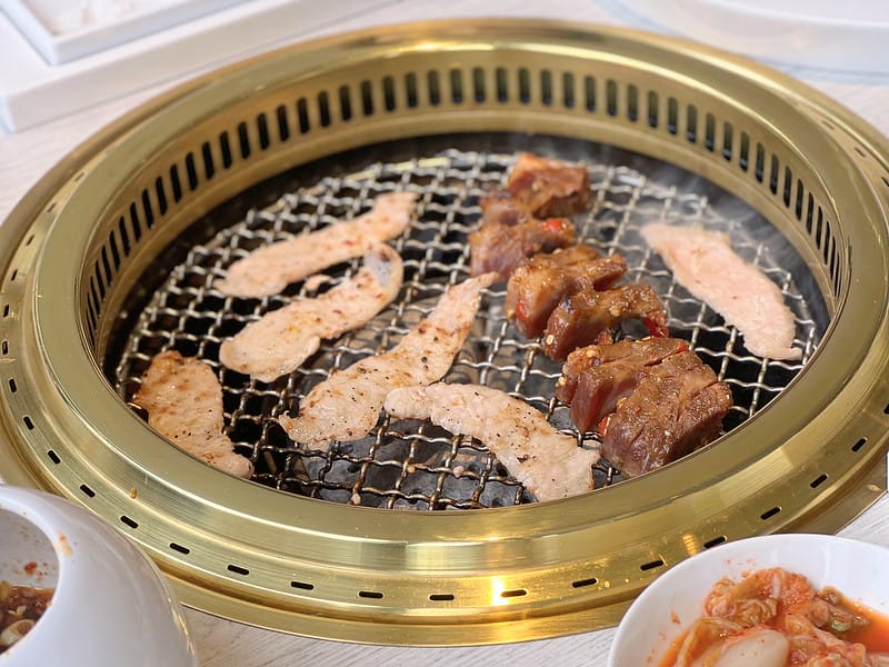 【台中南屯美食】三山燒肉輕井澤集團燒肉品牌,純白建築採光多人套餐超豐富IG打卡/菜單 - 第19張圖 1-9 F_IMG_4099