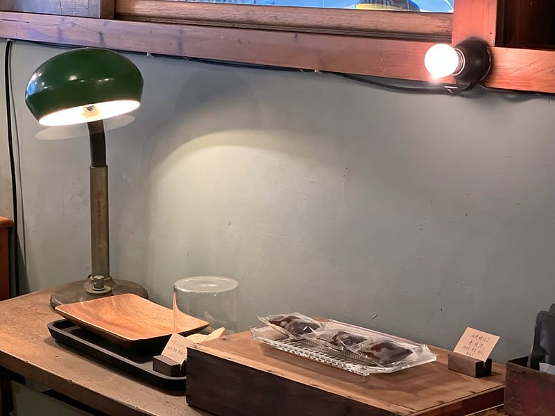 【台中西區美食】岟川咖啡特色計時咖啡廳,特色老宅下午茶 復古老物IG打卡/菜單 - 第17張圖 1-3 F_IMG_1824