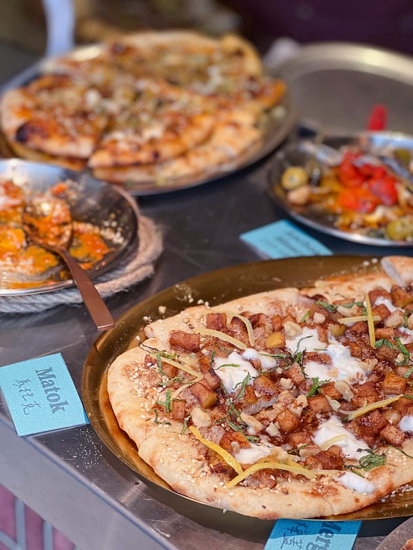 【台中西區美食】Pizza Hamsa來自耶路撒冷的異國pizza,吐司利亞新品牌 勤美草悟廣場IG打卡/菜單 - 第11張圖 1-3 F_IMG_1630