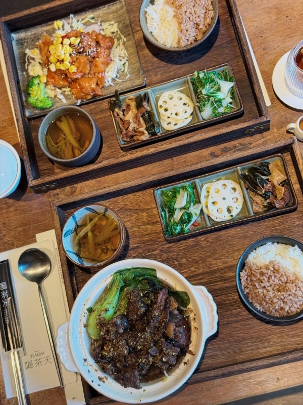 【新北美食】Teaday喝茶天-茶家食堂║隱身鶯歌老街的特色餐廳❤