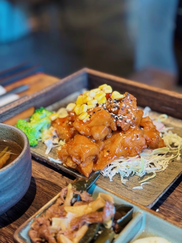 【新北美食】Teaday喝茶天-茶家食堂║隱身鶯歌老街的特色餐廳❤