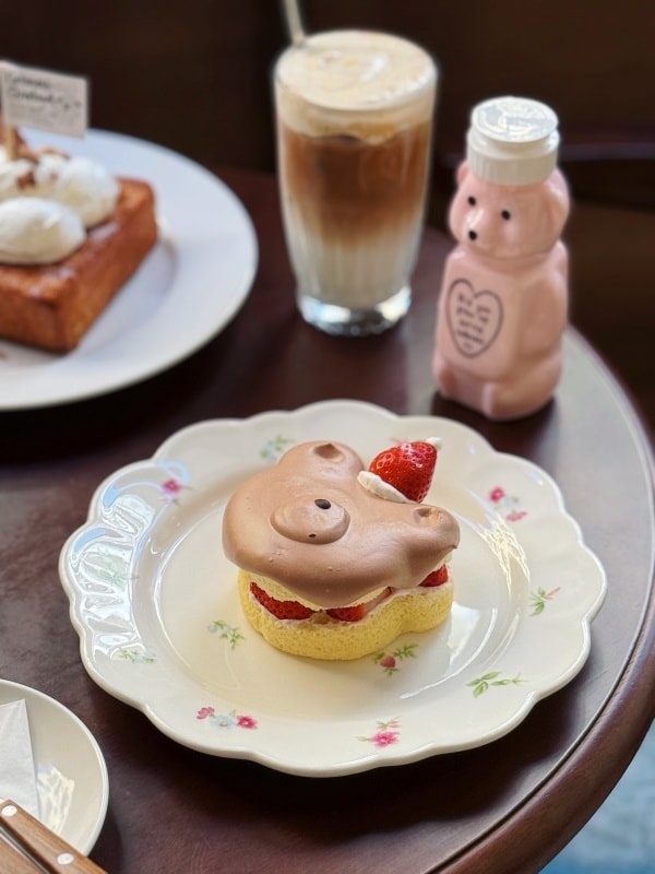 【台中美食】Cuteness Overload 鮮花咖啡║韓系質感甜點/吐司/熊熊瑪德蓮❤